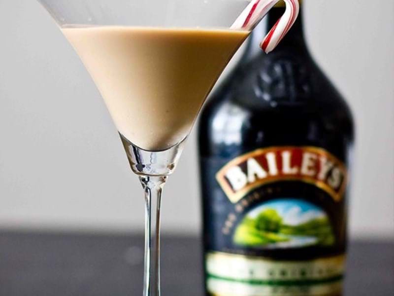 Time for a few cheeky New Years Eve Cocktail suggestions: